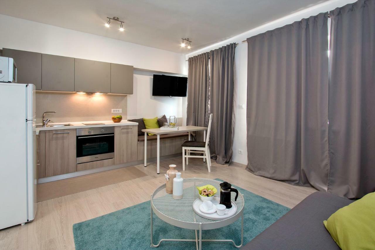 Sunsplash Apartments プーラ エクステリア 写真